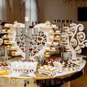 Mesa Dulce para Bodas en Madrid — Macarons, Cake Pops y Más | Minitartas