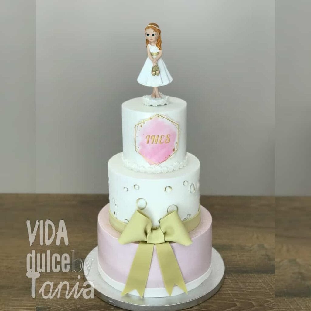 Tarta para Comunión princesita