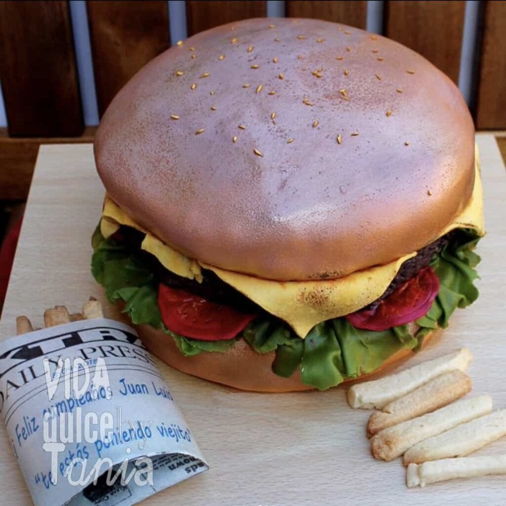 Tarta Burger con patatas