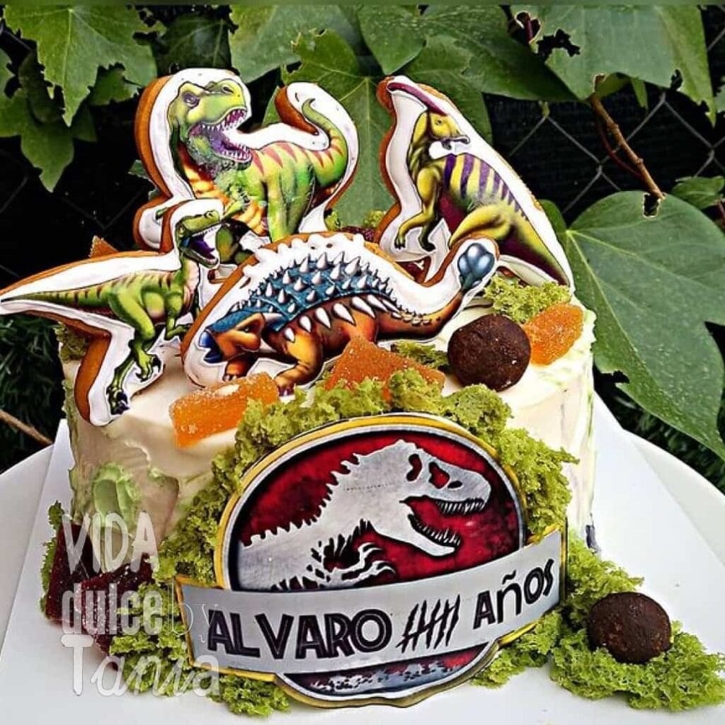 Tarta de dinosaurios alvaro años Madrid