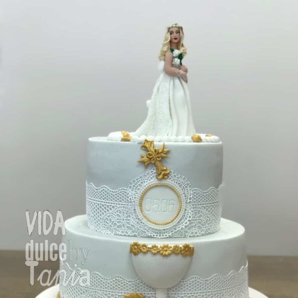 Tarta blanca de Comunión