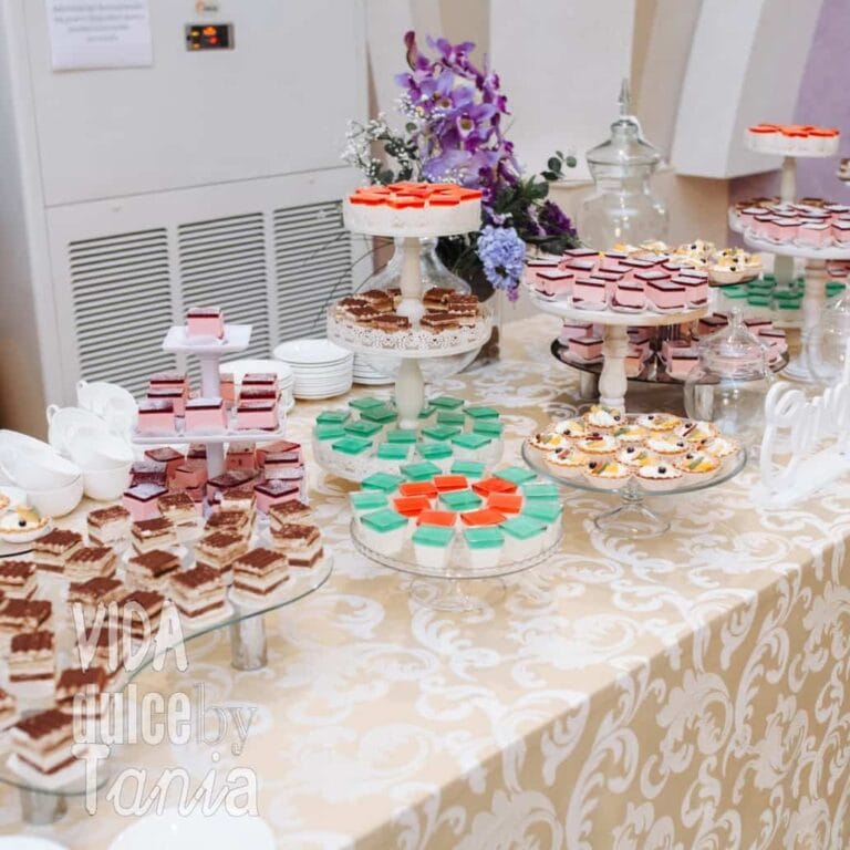 Mesa dulce grande variada