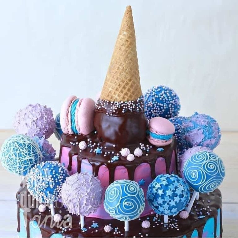 Tarta cono y chuches de bolas Madrid