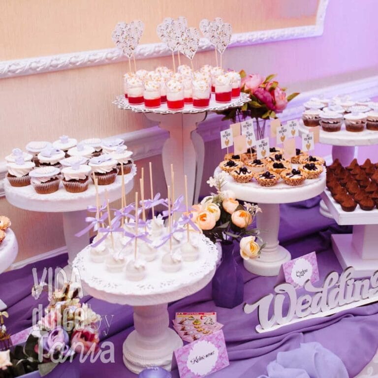 Mesa dulce boda morada