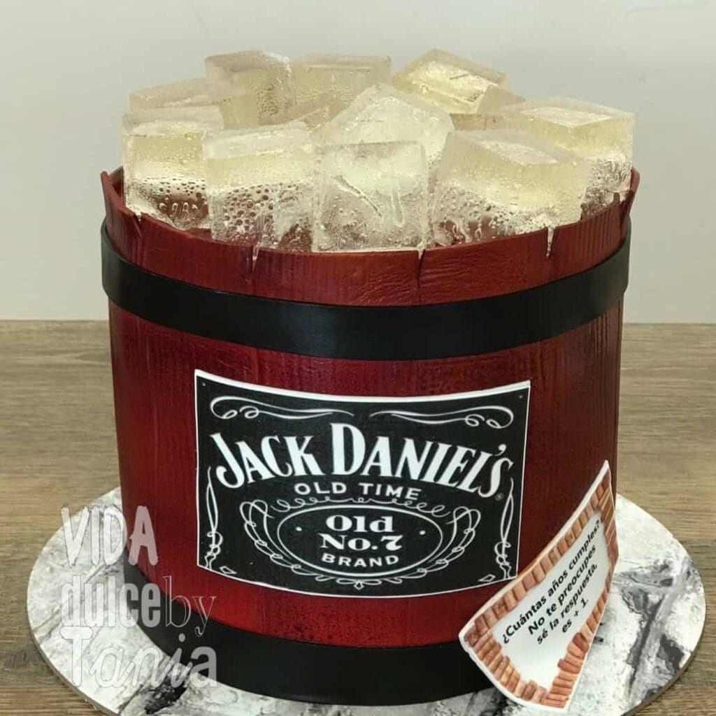 Tarta personalizada 30 cumpleaños para hombre — diseño moderno Madrid