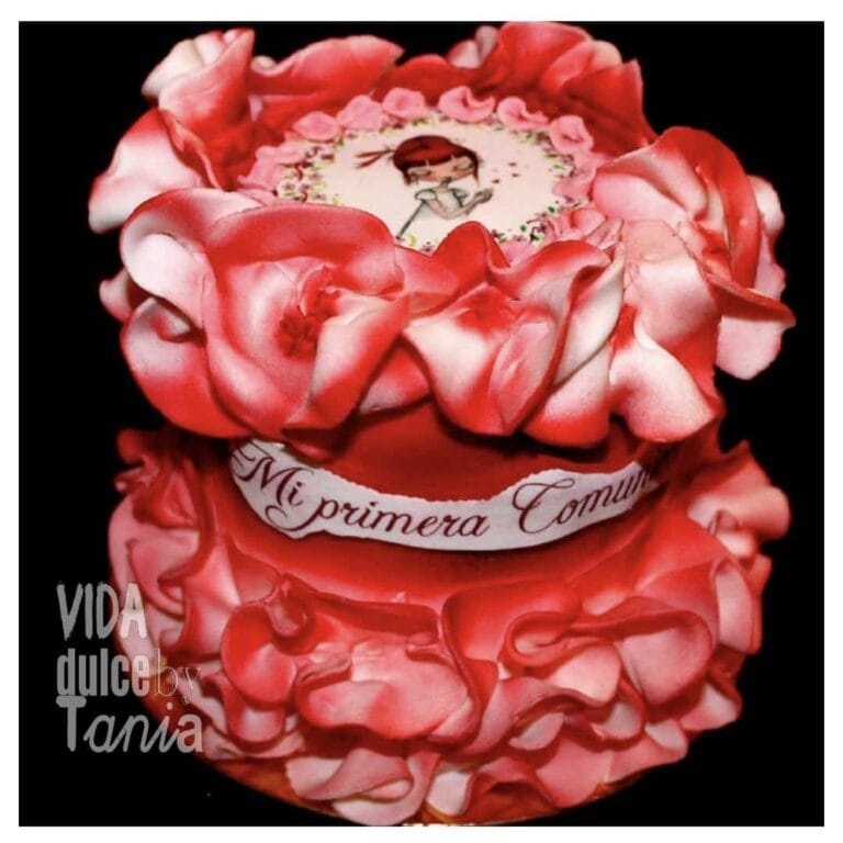 Tarta mi primera comunión de rosa