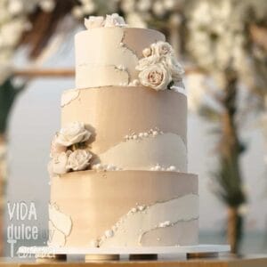 Tarta de boda rosas en el papel Madrid